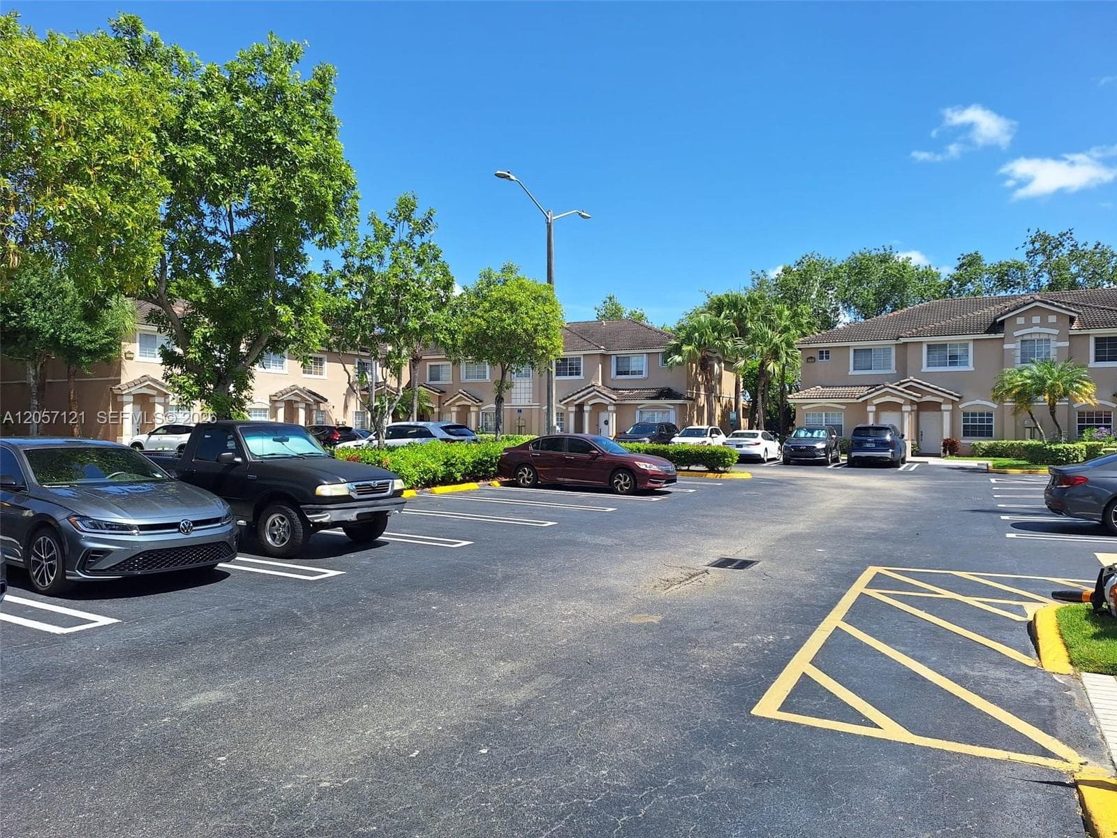 5761 NW 115th Ct # 102, Doral, FL 33178 — zdjęcie 2