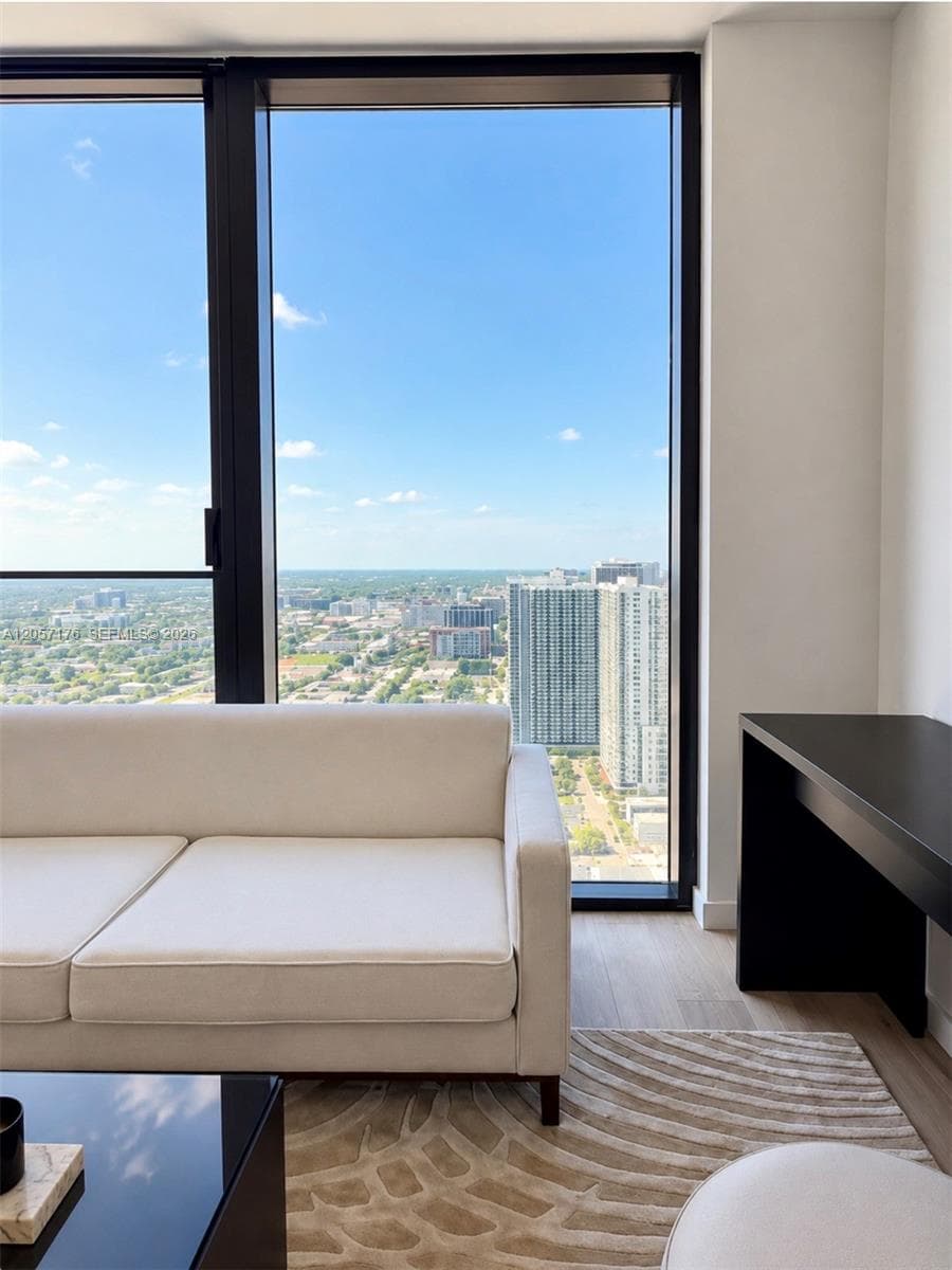 20 NE 11TH St # 3712B, Miami, FL 33132 — zdjęcie 2
