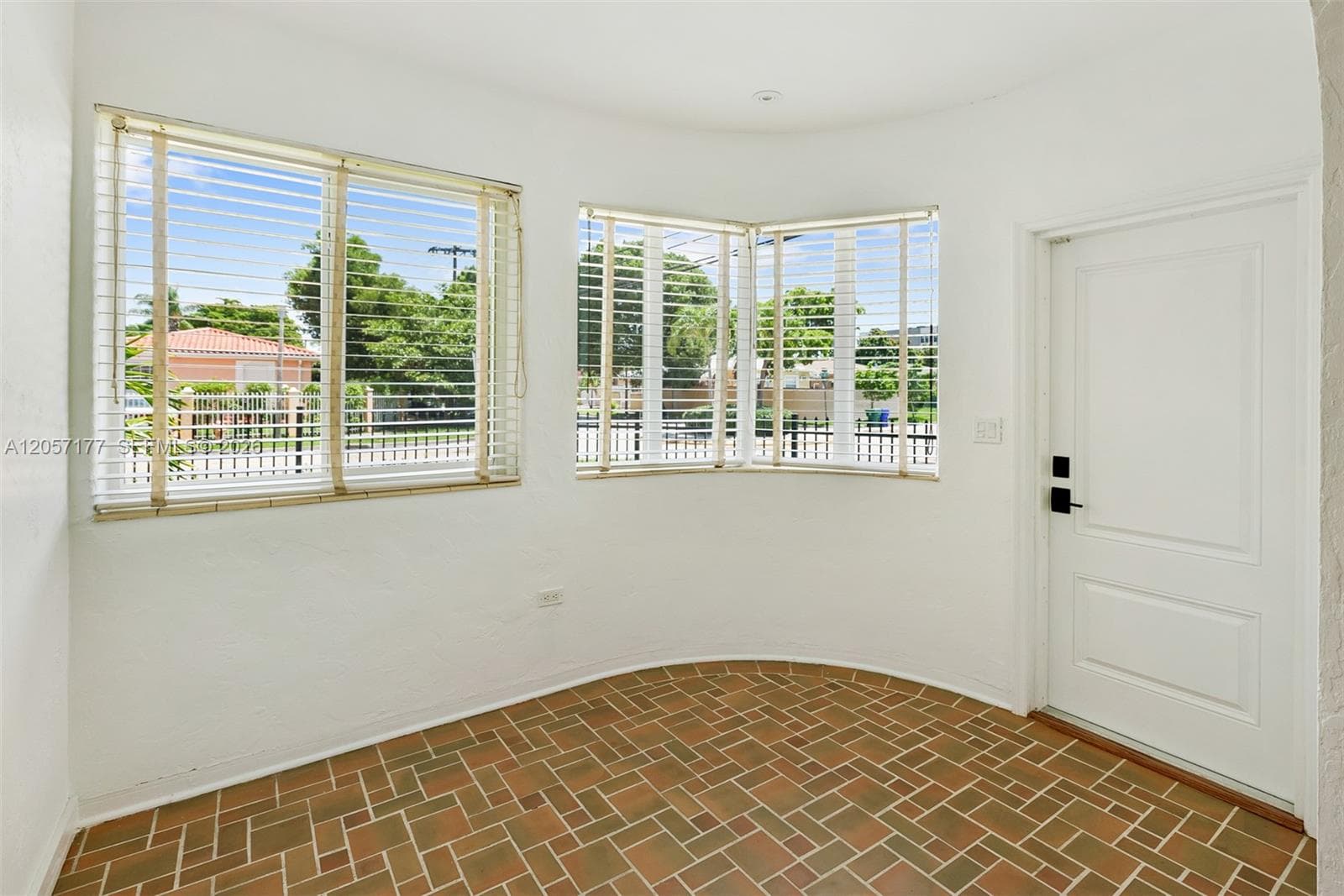 2240 SW 24th Ave, Miami, FL 33145 — zdjęcie 2