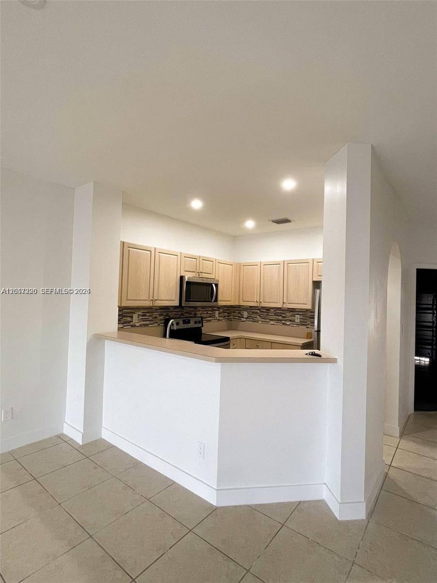 12162 SW 5th Ct, Pembroke Pines, FL 33025 — zdjęcie 4