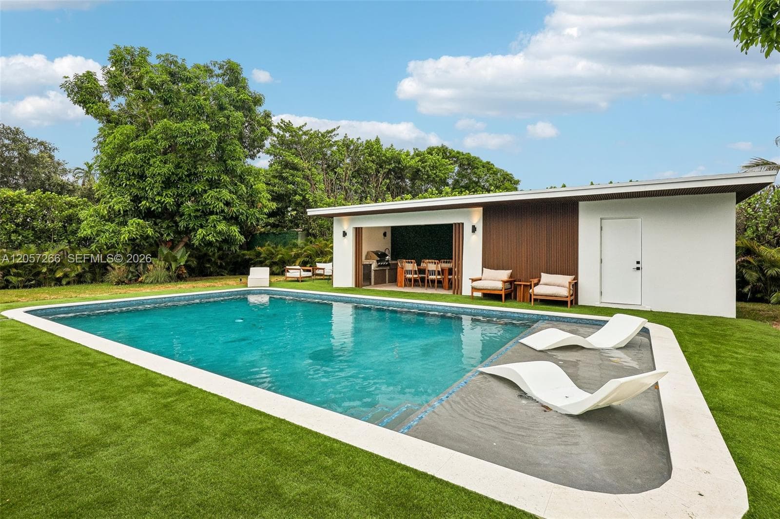 8835 NE 9th Ct, Miami, FL 33138 — zdjęcie 4
