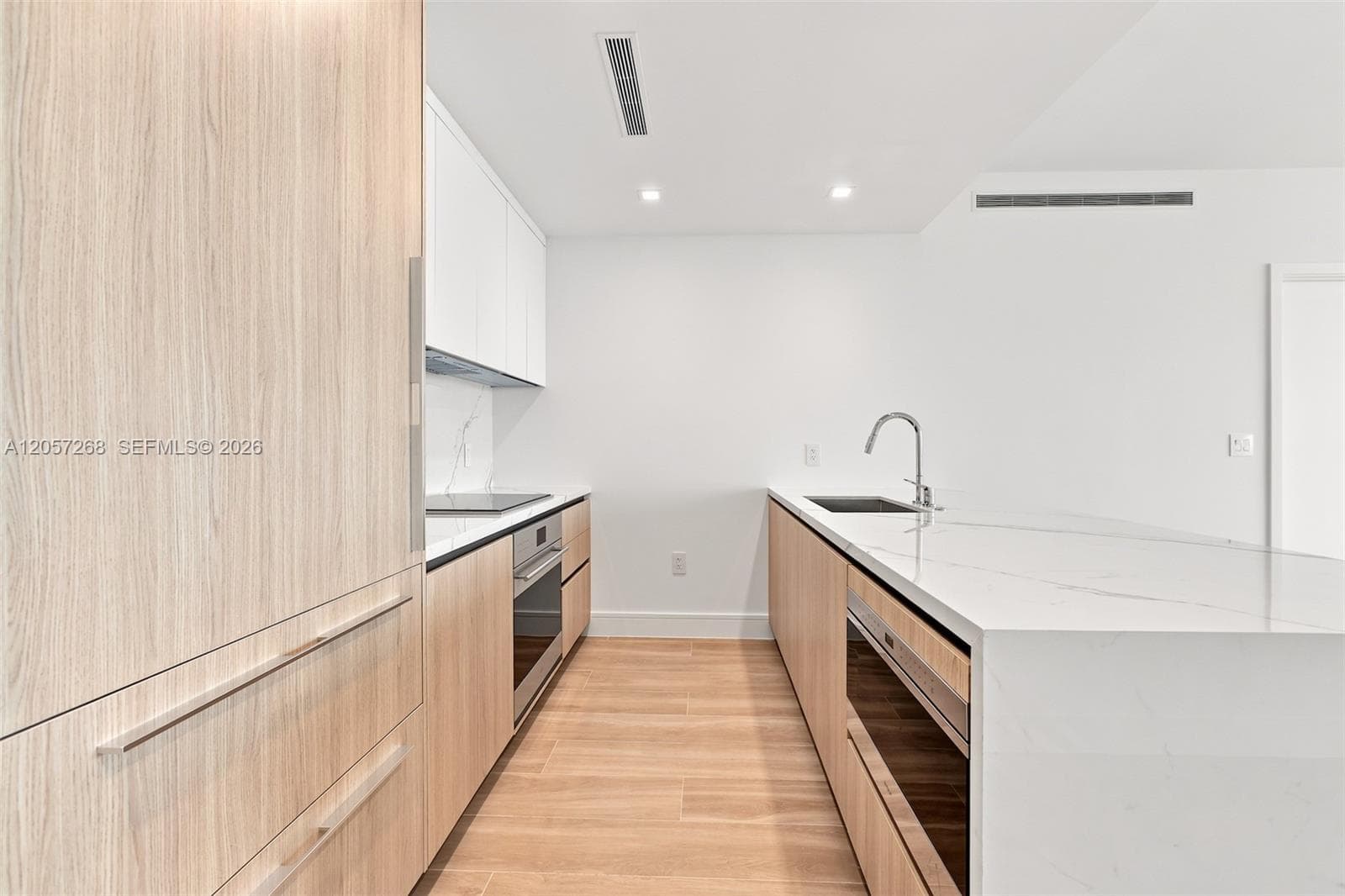 2411 Laguna Circle # 1903, North Miami, FL 33181 — zdjęcie 5