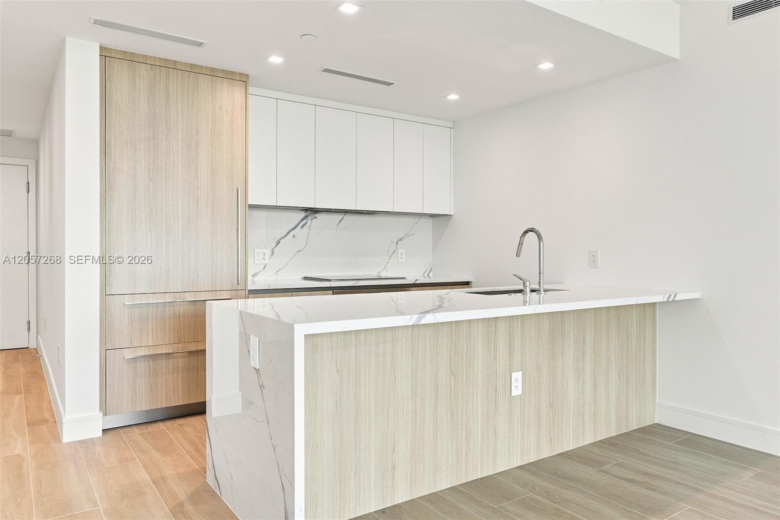 2411 Laguna Circle # 1903, North Miami, FL 33181 — zdjęcie 4