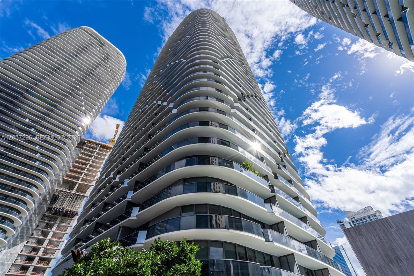 55 SW 9th St # 2407, Miami, FL 33130