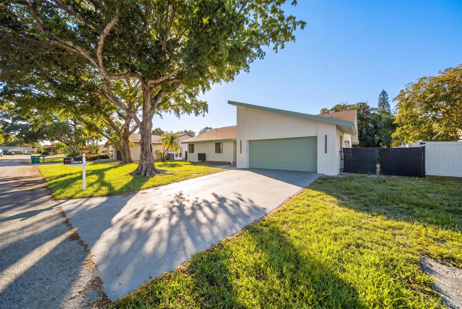 8114 NUTMEG Way, Tamarac, FL 33321 — zdjęcie 2