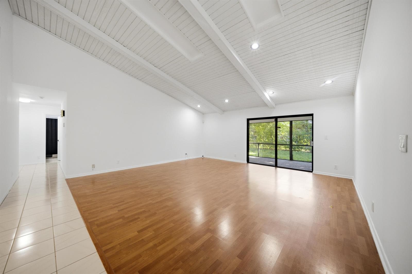 8114 NUTMEG Way, Tamarac, FL 33321 — zdjęcie 4