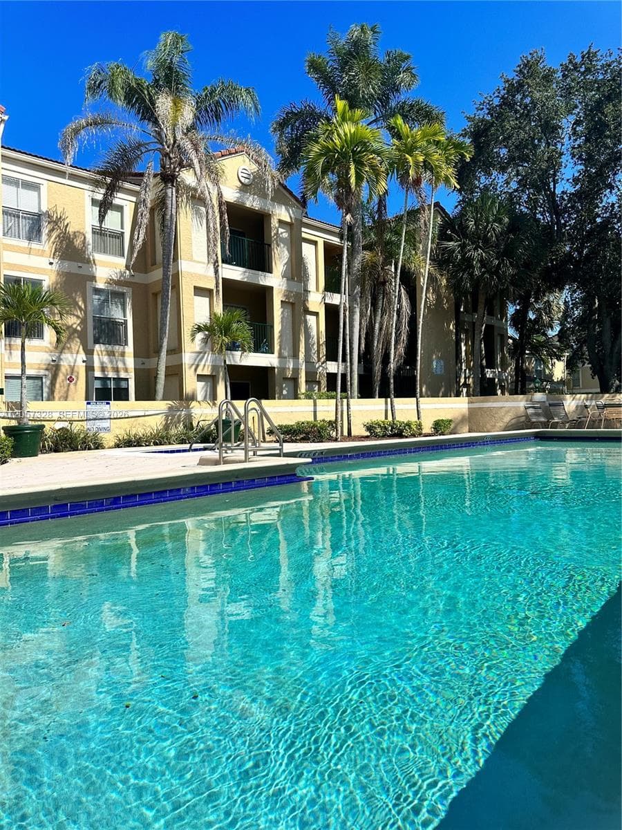 833 Riverside Dr # 831, Coral Springs, FL 33071
