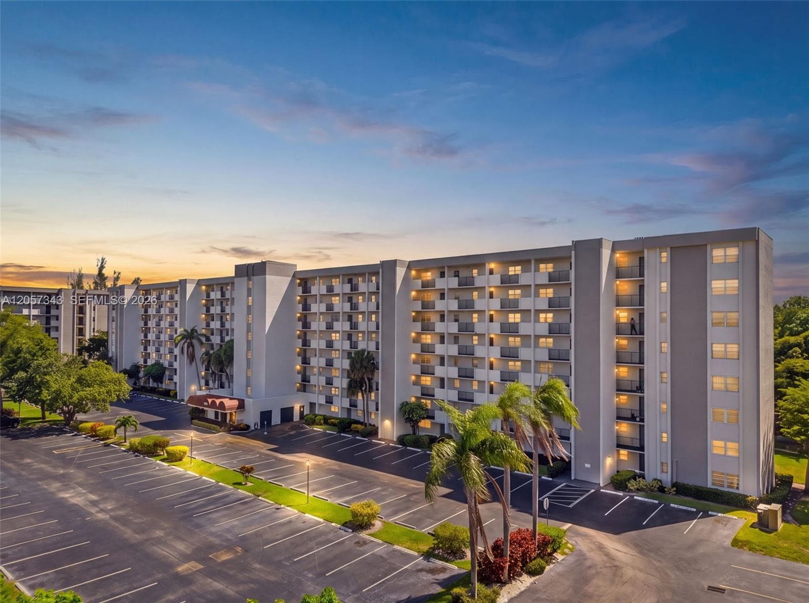 5900 NW 44th St # 414, Lauderhill, FL 33319