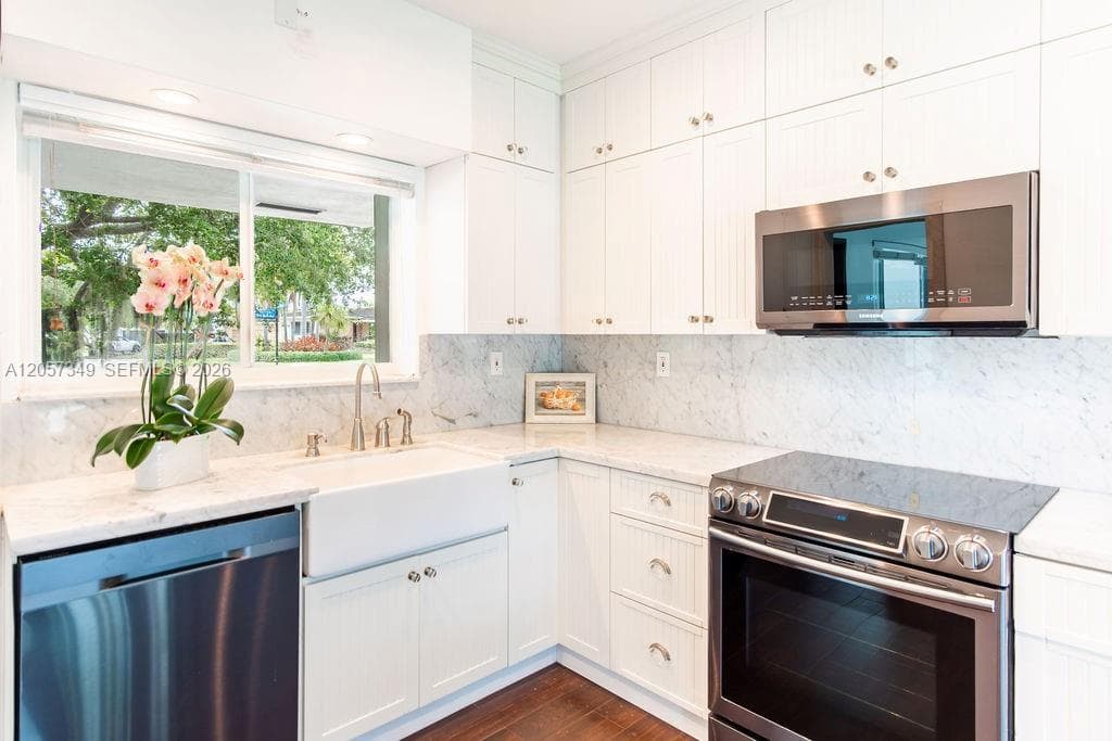 5711 SW 64th Ave, South Miami, FL 33143 — zdjęcie 5