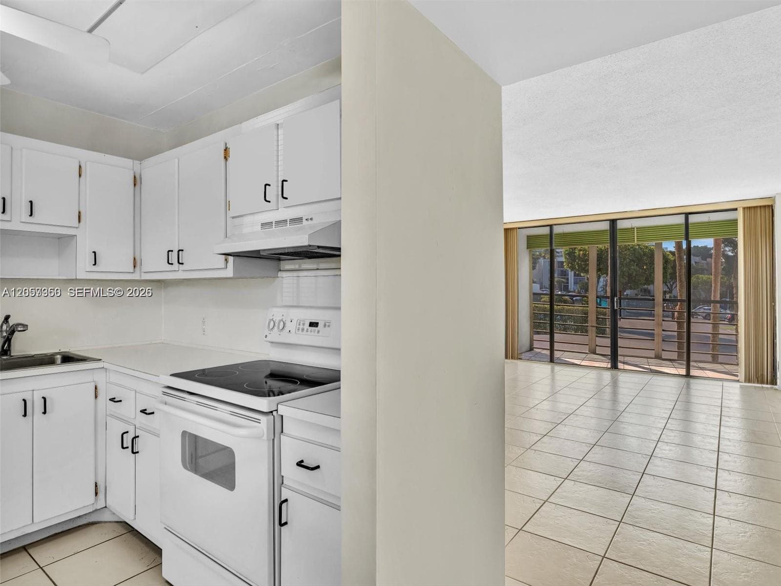 20500 W Country Club Dr # 203, Aventura, FL 33180 — zdjęcie 2