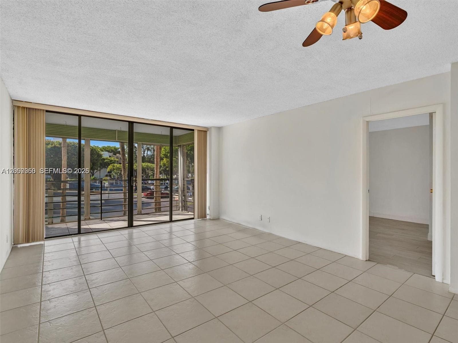 20500 W Country Club Dr # 203, Aventura, FL 33180