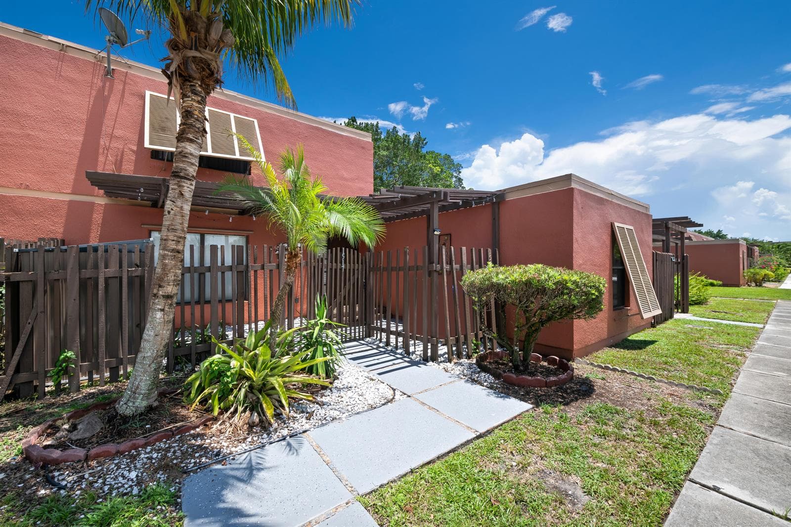 1517 Fairway Road, Pembroke Pines, FL 33026 — zdjęcie 2