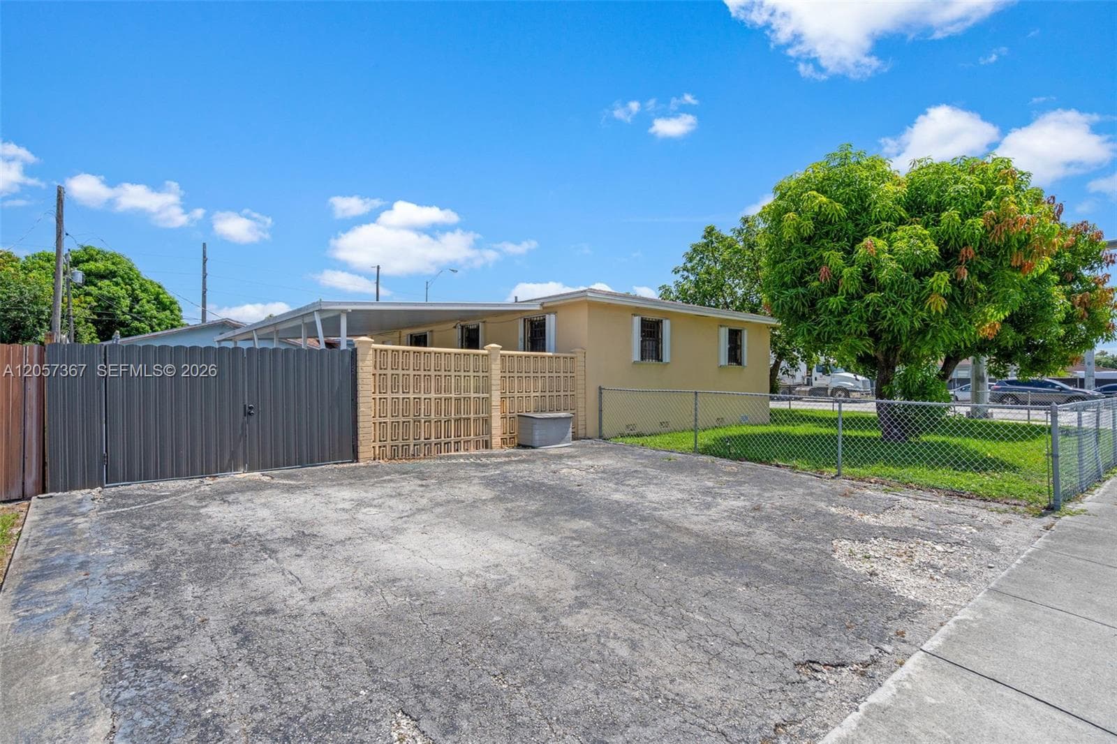 3220 E 8th Ave, Hialeah, FL 33013 — zdjęcie 5