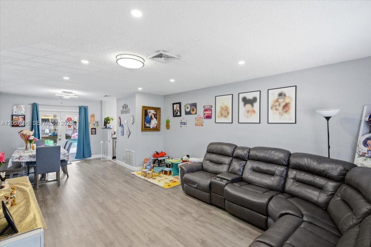 10960 NW 21st St, Sunrise, FL 33322 — zdjęcie 3