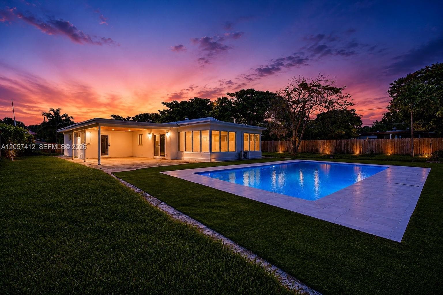 5715 Jackson St, Hollywood, FL 33023 — zdjęcie 2