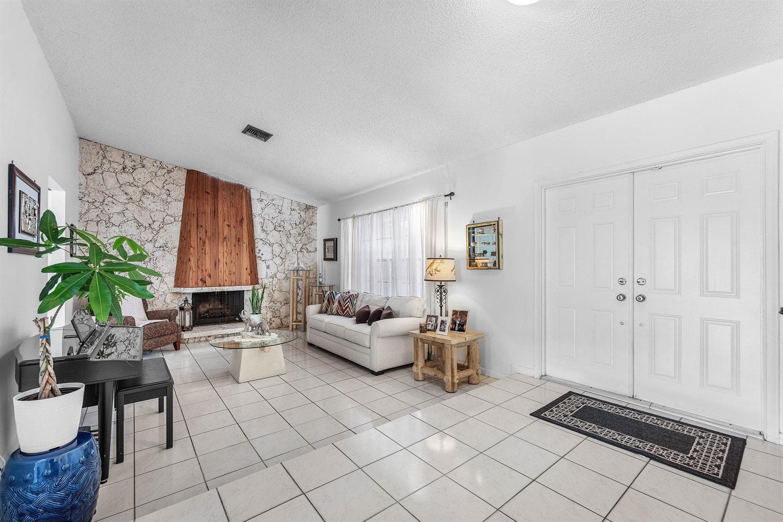 1217 NW 111TH Way, Coral Springs, FL 33071 — zdjęcie 4