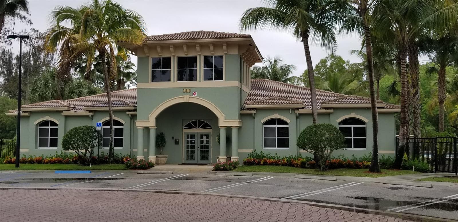 350 CRESTWOOD Circle # 201, Royal Palm Beach, FL 33411 — zdjęcie 2