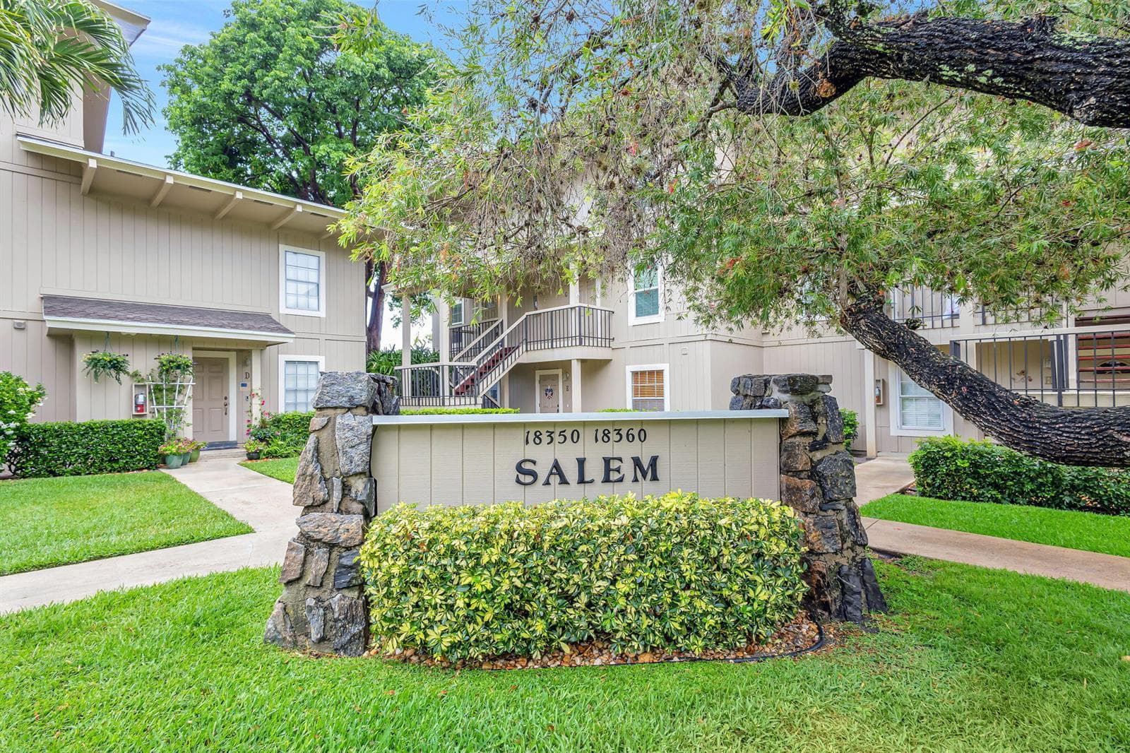 18350 SE WOOD HAVEN Lane # F, Jupiter, FL 33469