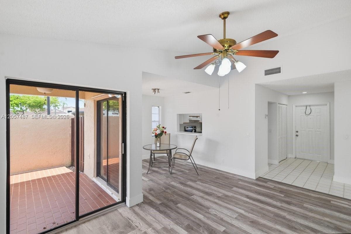 6473 NW 170th Ln, Hialeah, FL 33015 — zdjęcie 3
