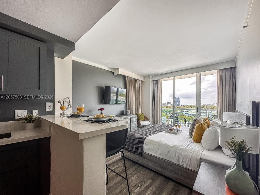 2889 Mcfarlane Rd # 912, Miami, FL 33133 — zdjęcie 2