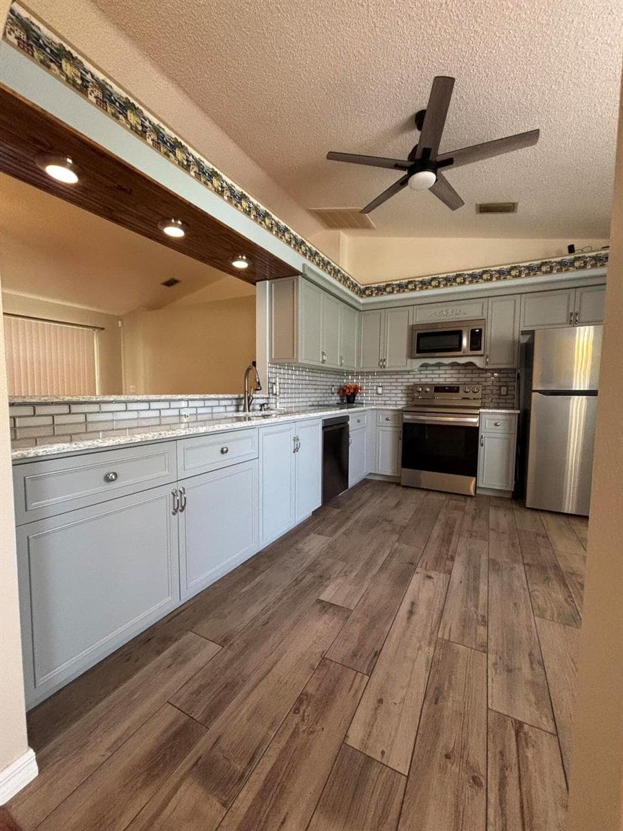 2274 SE LONGHORN Avenue, Port St. Lucie, FL 34952 — zdjęcie 3