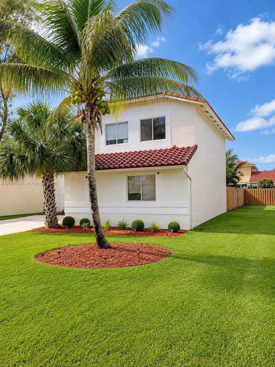 18318 NW 61st Ct, Hialeah, FL 33015 — zdjęcie 2