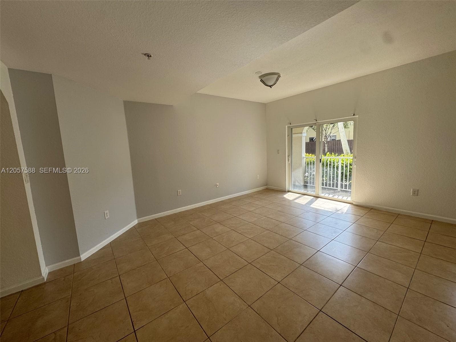 11601 NW 89 St # 106, Doral, FL 33178 — zdjęcie 3