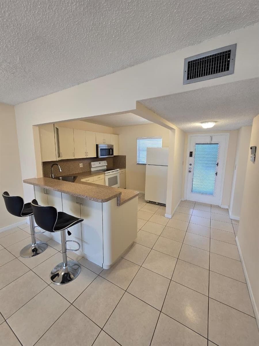 8321 SANDS POINT Boulevard # D306, Tamarac, FL 33321