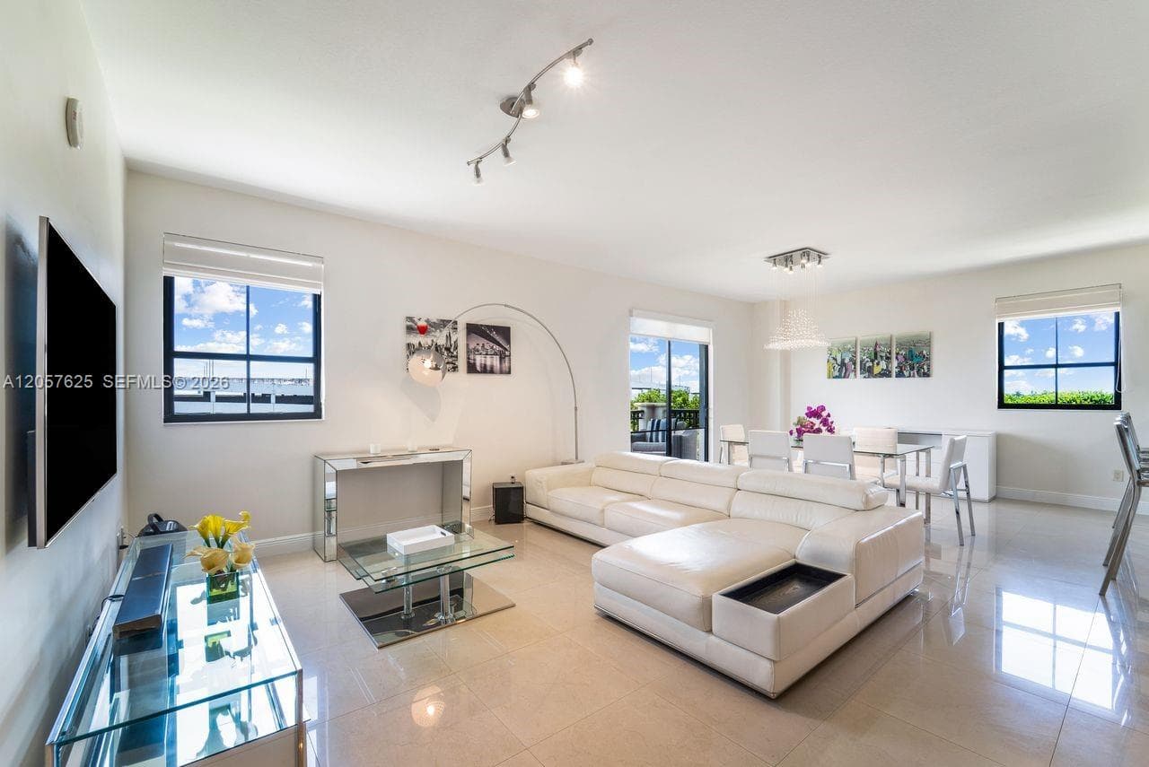 8395 SW 73rd Ave # 412, Miami, FL 33143