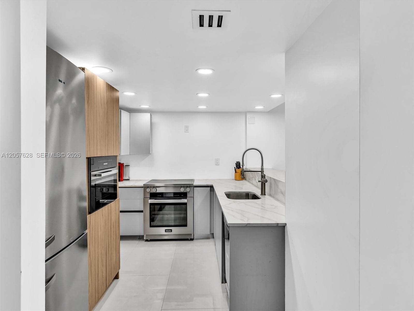 10000 W Bay Harbor Dr # 201, Bay Harbor Islands, FL 33154 — zdjęcie 2