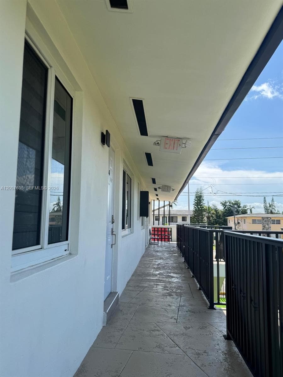 251 NW 57th Ave, Miami, FL 33126 — zdjęcie 5