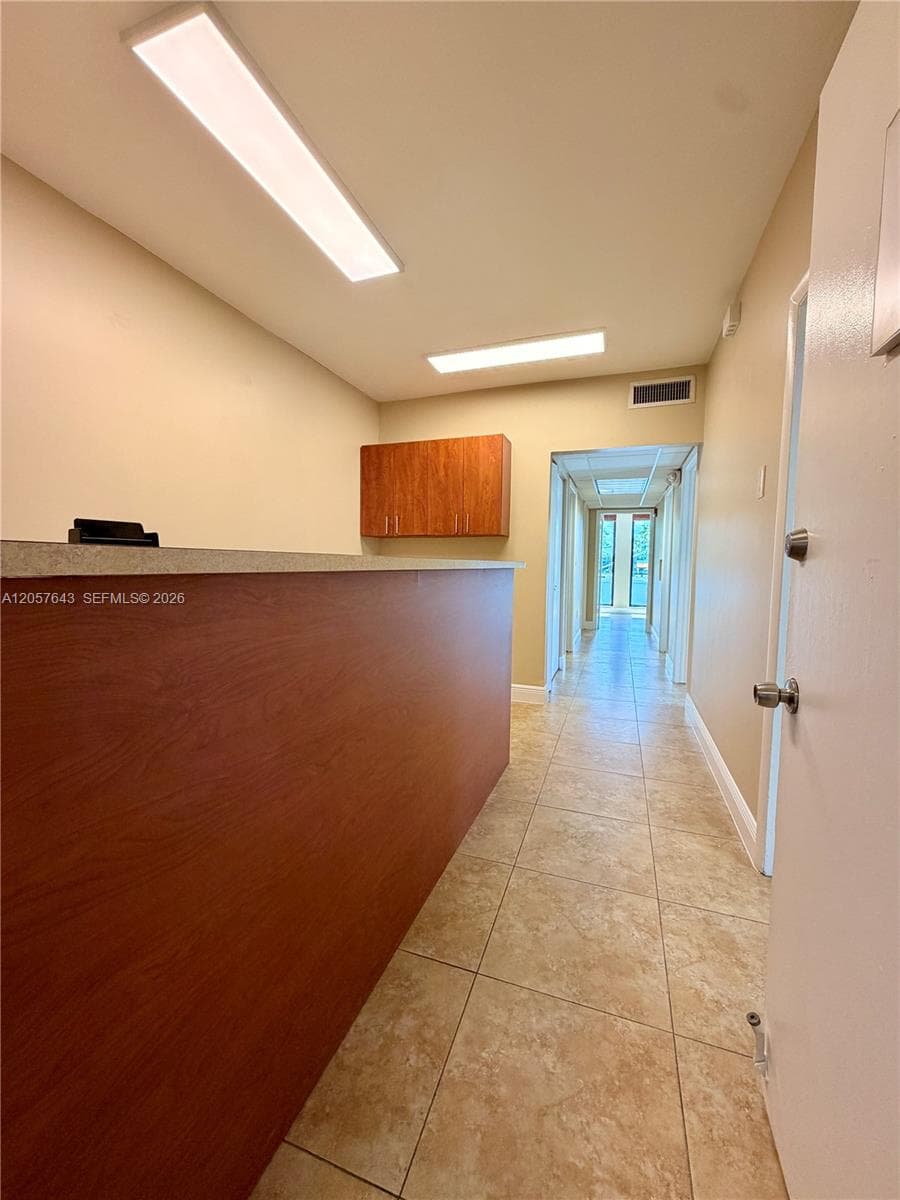344 W 65th St # 201, Hialeah, FL 33012 — zdjęcie 5