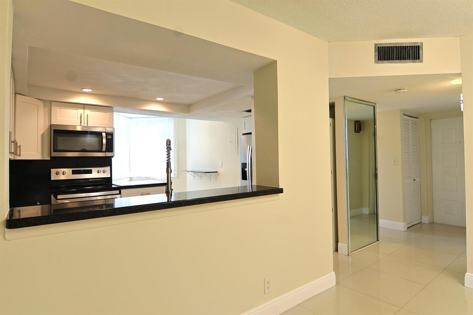 1900 Sabal Palm Drive # 106, Davie, FL 33324 — zdjęcie 5