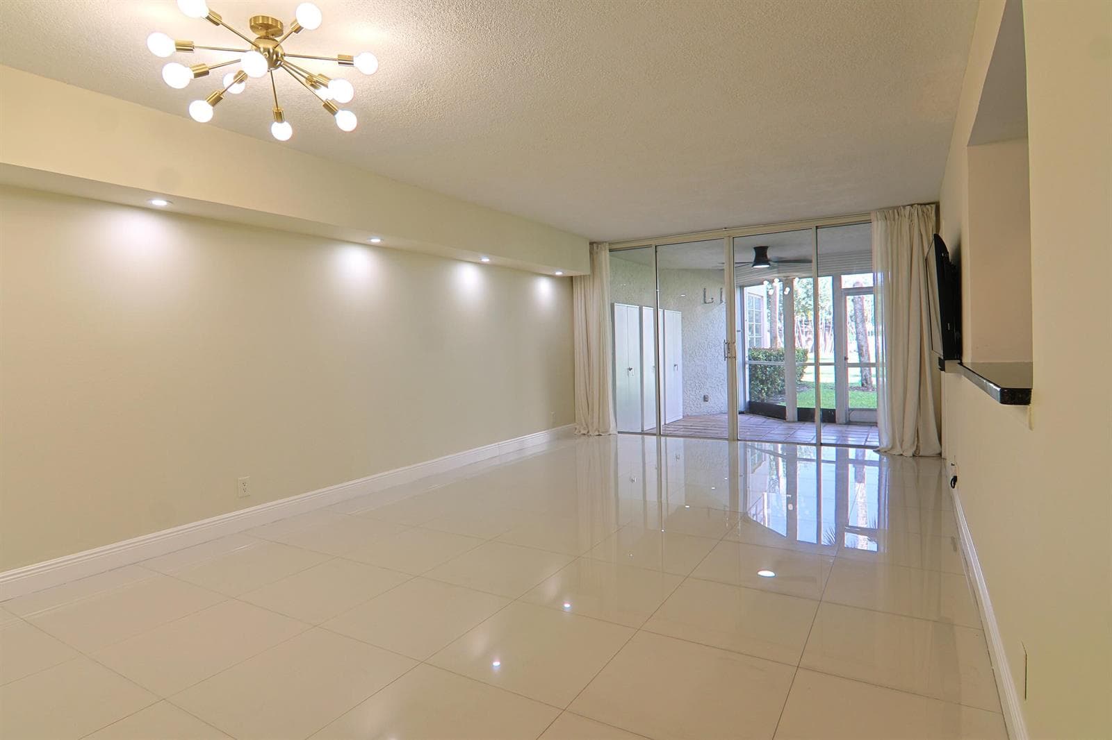 1900 Sabal Palm Drive # 106, Davie, FL 33324 — zdjęcie 4