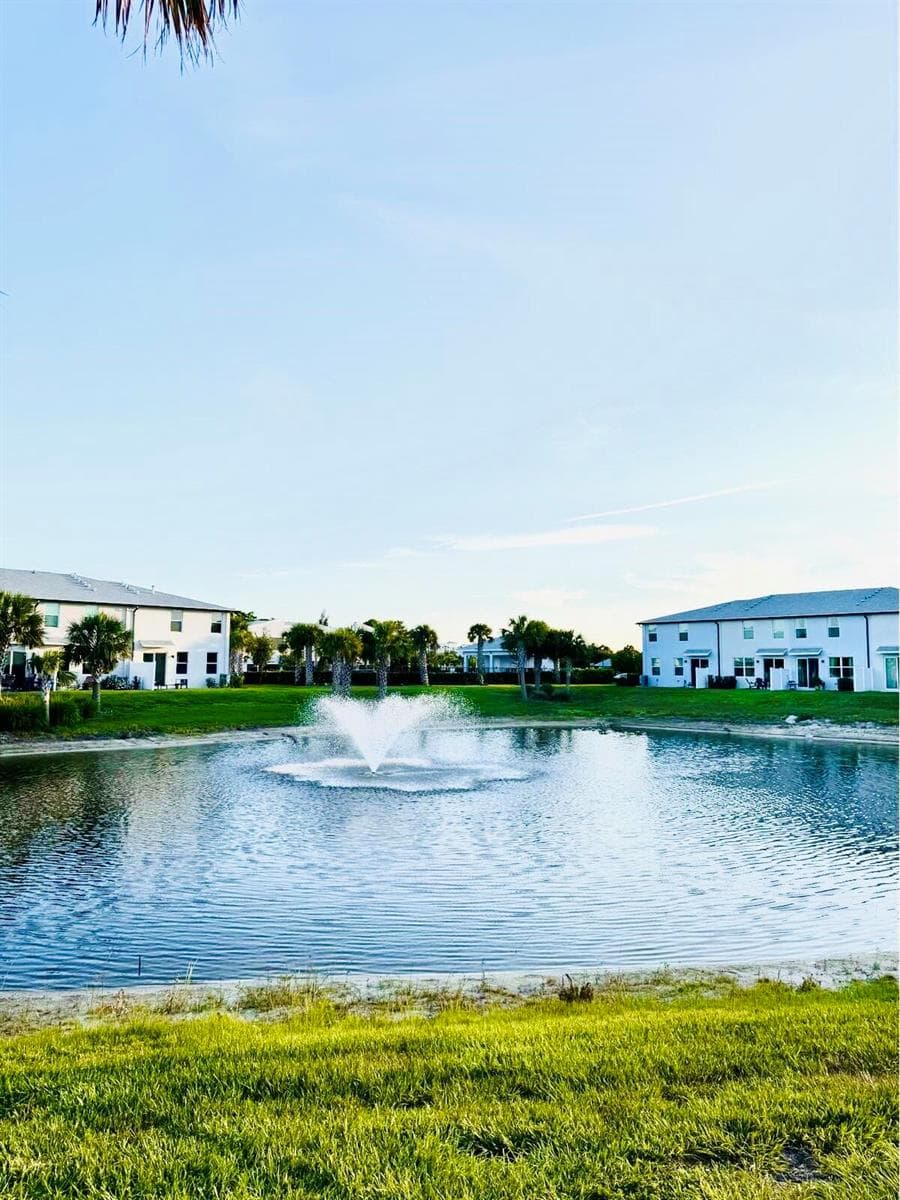 5677 MENTMORE Drive # 5677, Mangonia Park, FL 33407 — zdjęcie 2