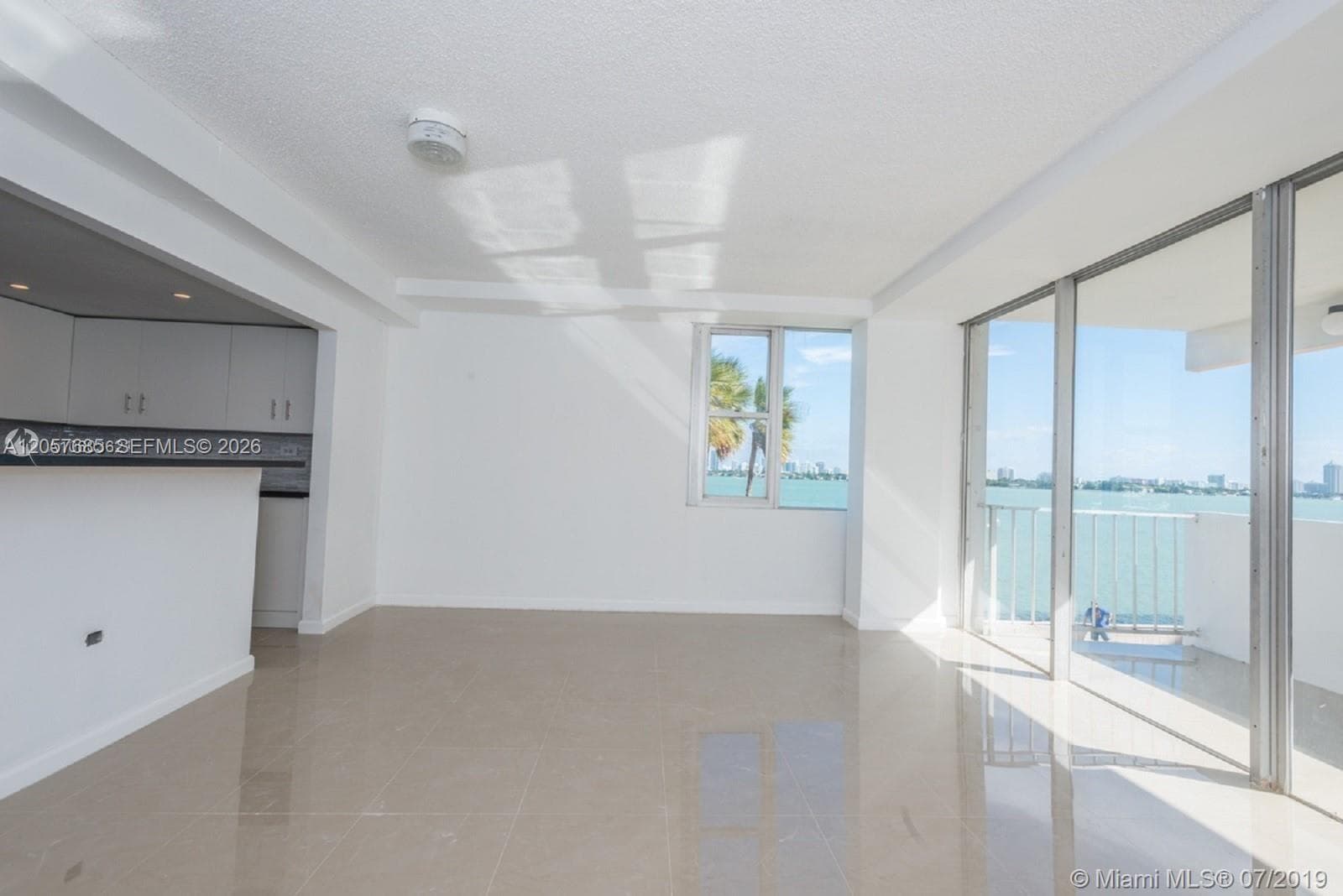 7545 E Treasure Dr # 2H, North Bay Village, FL 33141