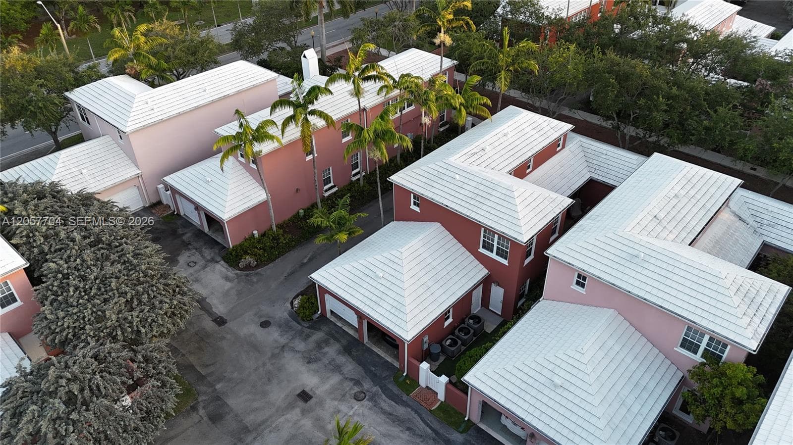 540 Loretto Ave # 19, Coral Gables, FL 33146 — zdjęcie 2
