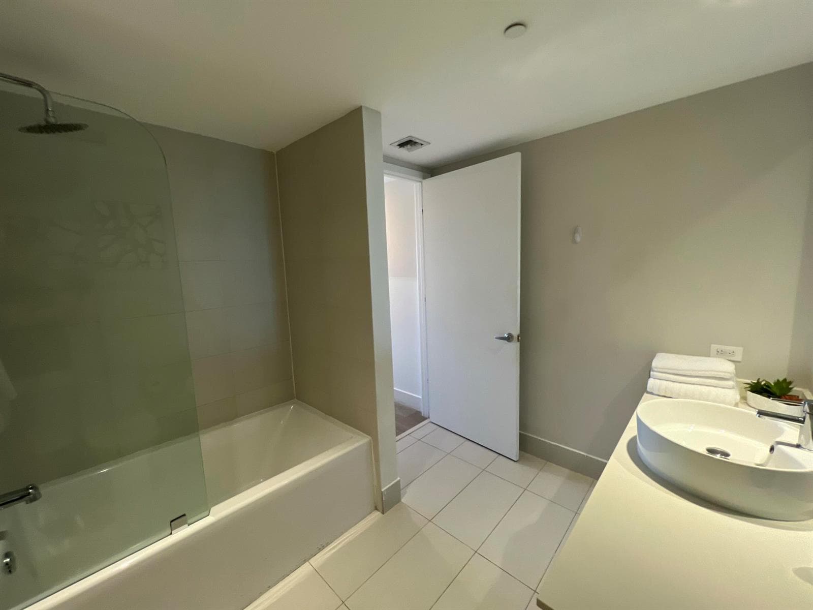 2600 E HALLANDALE BEACH Boulevard # T3110, Hallandale Beach, FL 33009 — zdjęcie 5