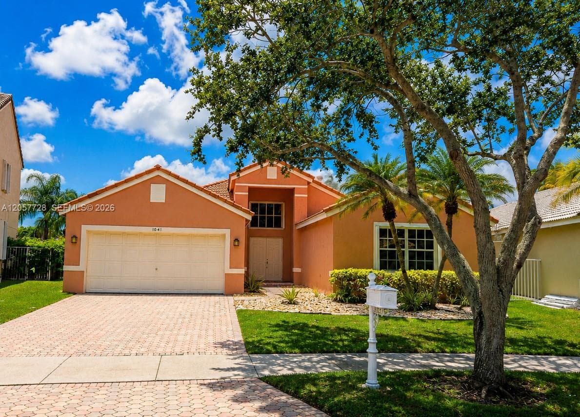 1041 Cedar Falls Dr, Weston, FL 33327