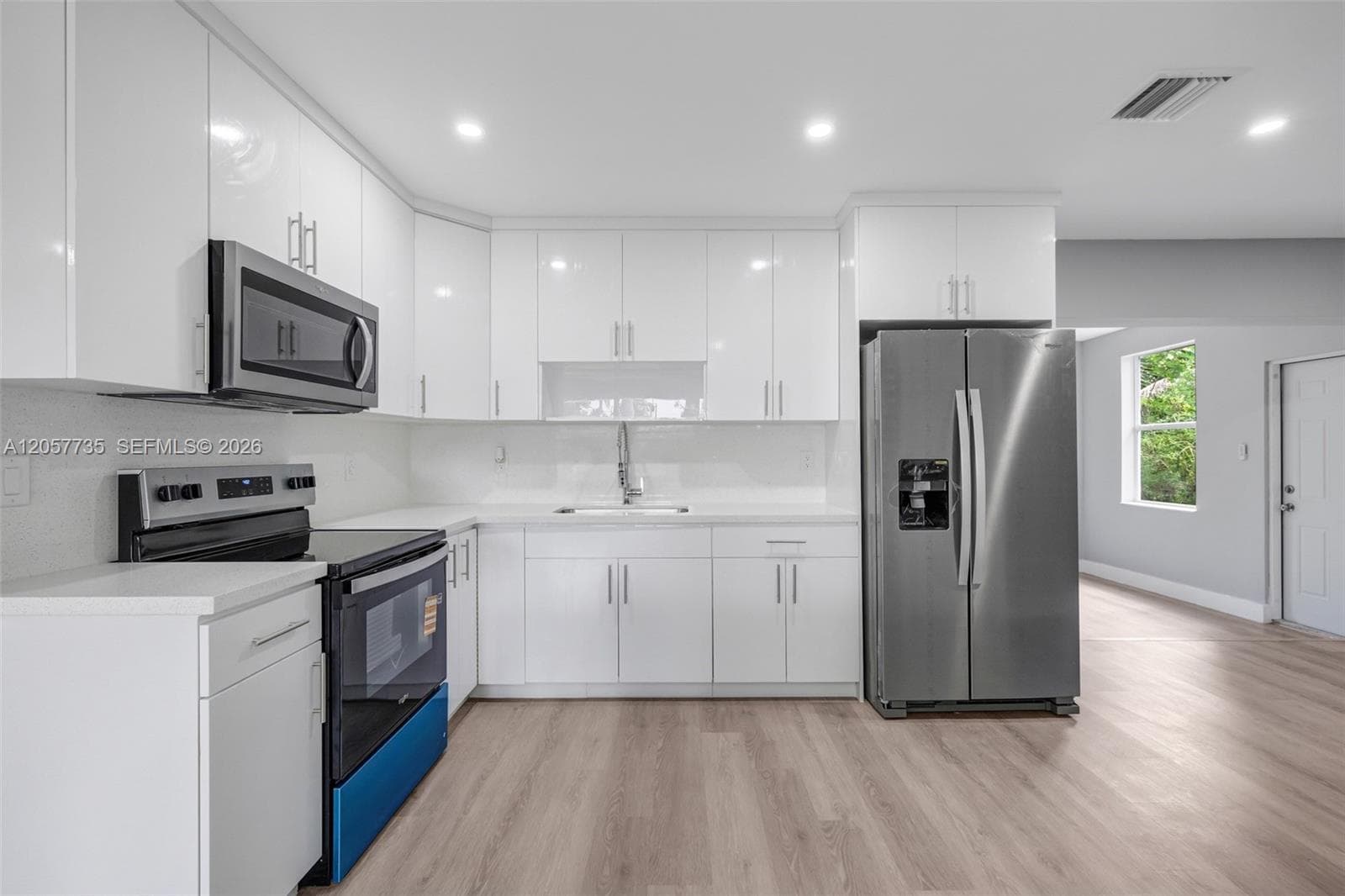 6420 NW 26th St, Sunrise, FL 33313 — zdjęcie 2