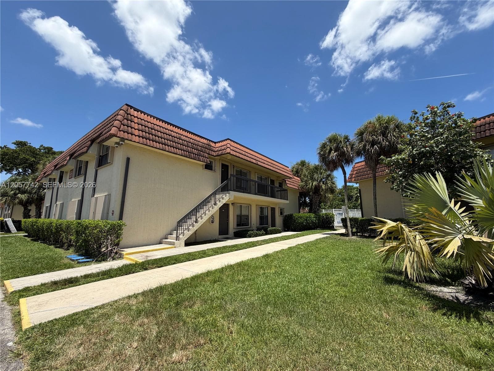 411 NW 100th Pl # 201, Pembroke Pines, FL 33024 — zdjęcie 2