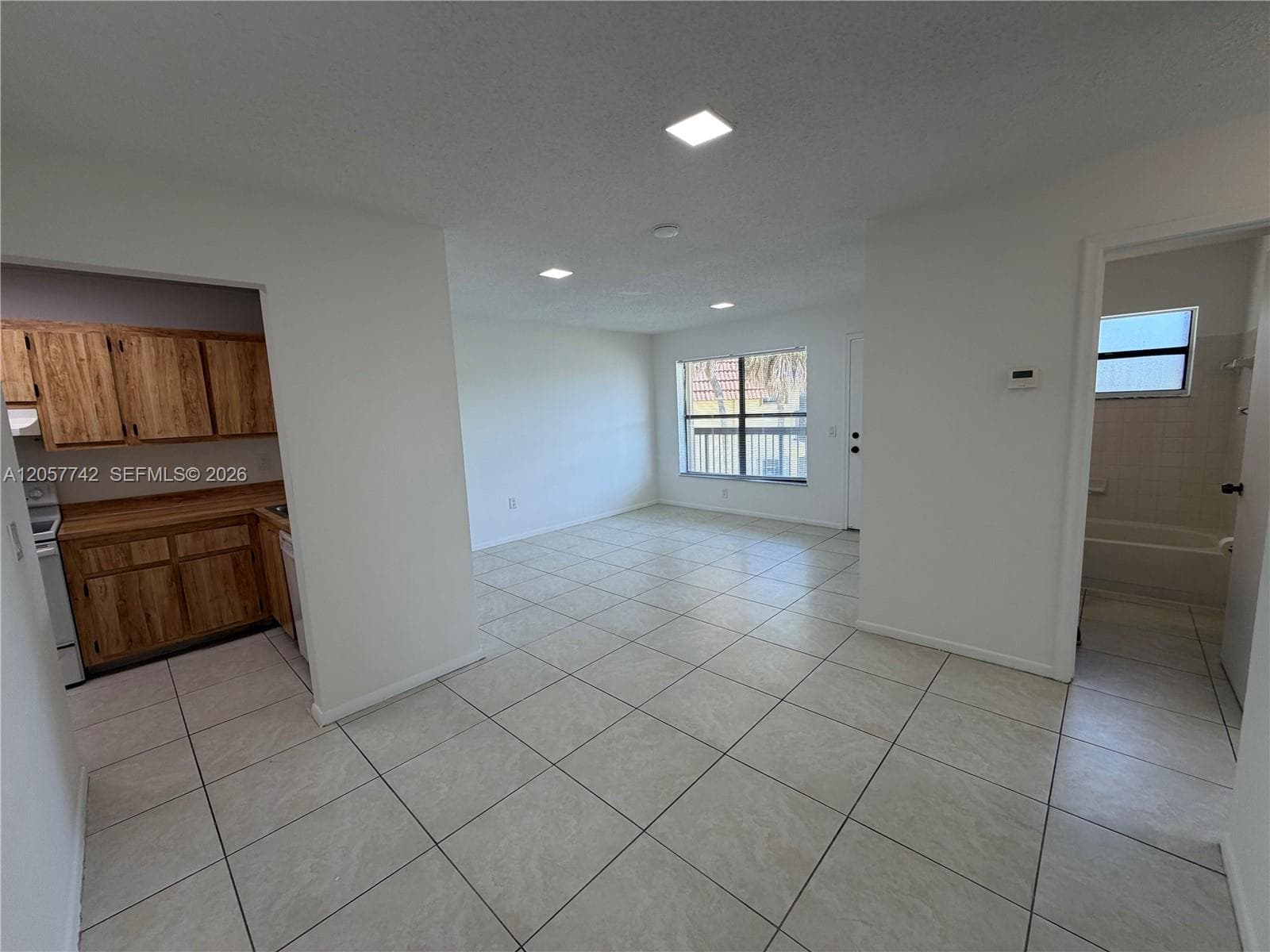 411 NW 100th Pl # 201, Pembroke Pines, FL 33024 — zdjęcie 5