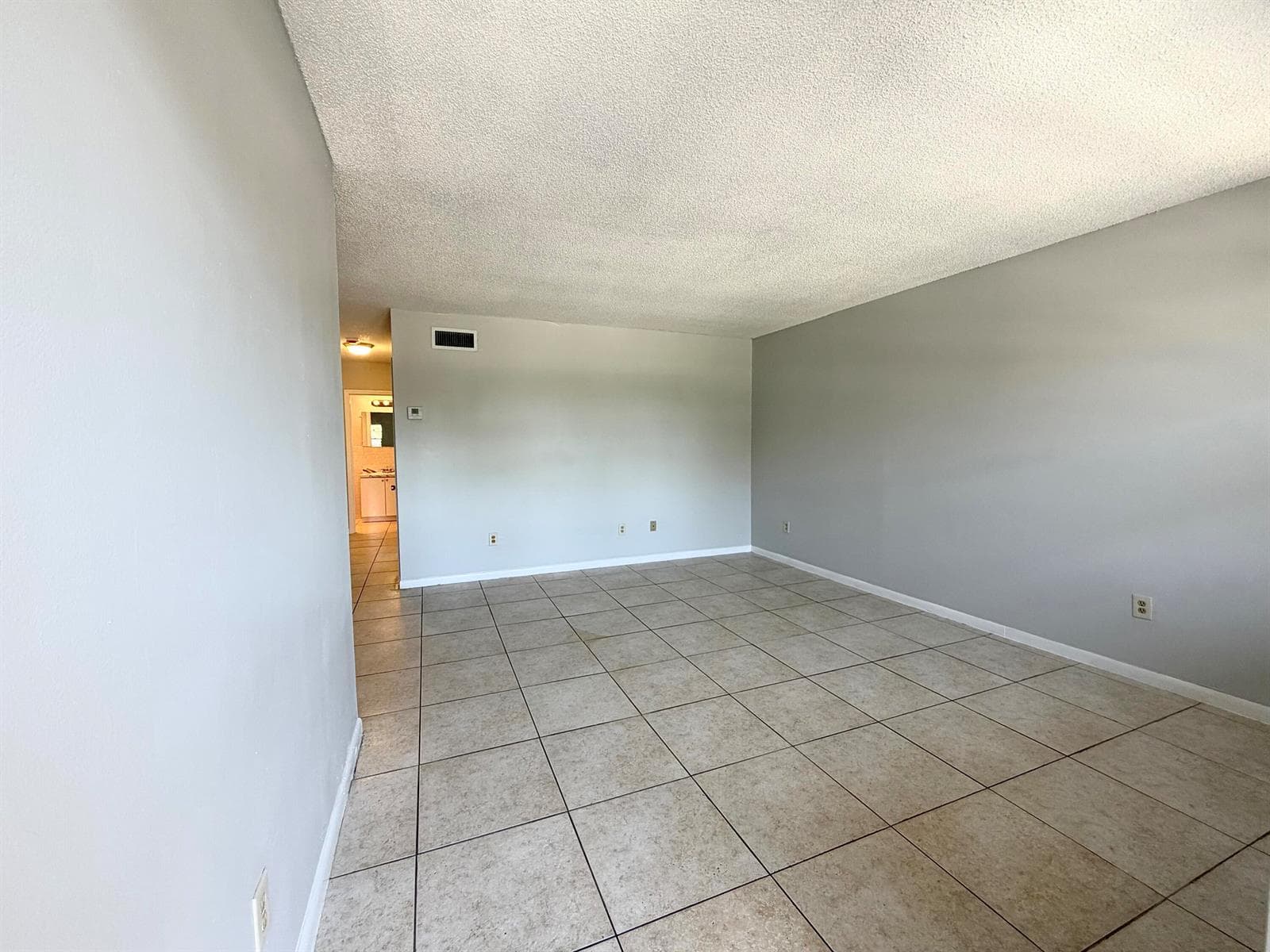 615 NE 10TH Street # 204, Hallandale Beach, FL 33009 — zdjęcie 3