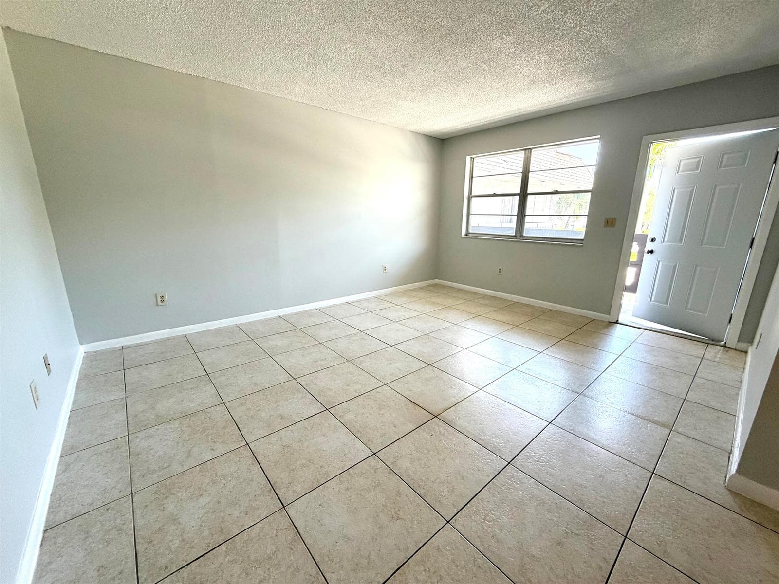 615 NE 10TH Street # 204, Hallandale Beach, FL 33009 — zdjęcie 5