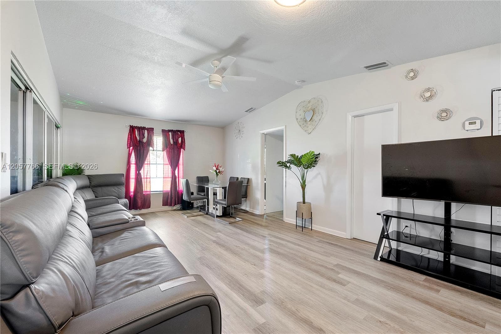 5550 S Lakewood Cir S #B, Margate, FL 33063 — zdjęcie 3