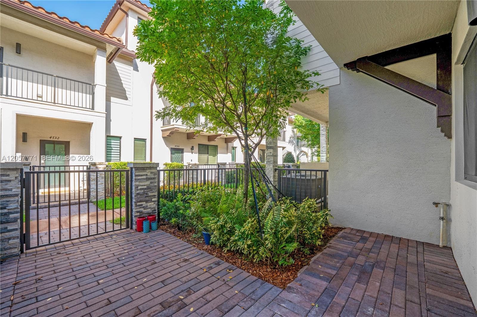4733 NW 83rd Pkwy, Doral, FL 33166 — zdjęcie 2