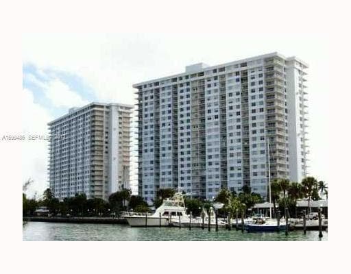 500 BAYVIEW Drive # 122, Sunny Isles Beach, FL 33160