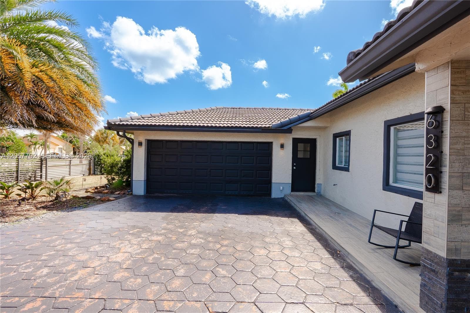 6320 NW 199th St, Hialeah, FL 33015 — zdjęcie 3