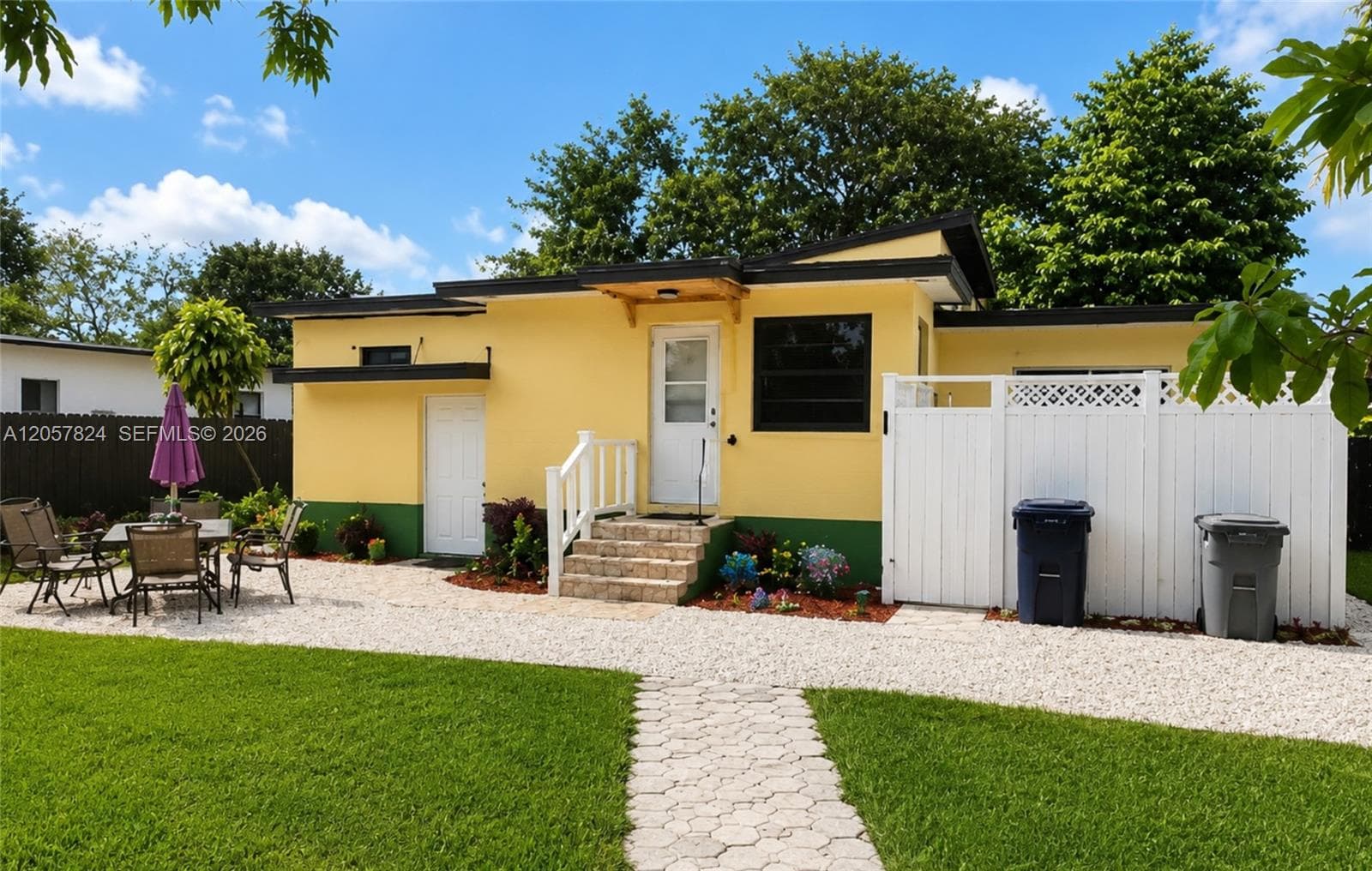 541 Raven Ave # 1, Miami Springs, FL 33166 — zdjęcie 2