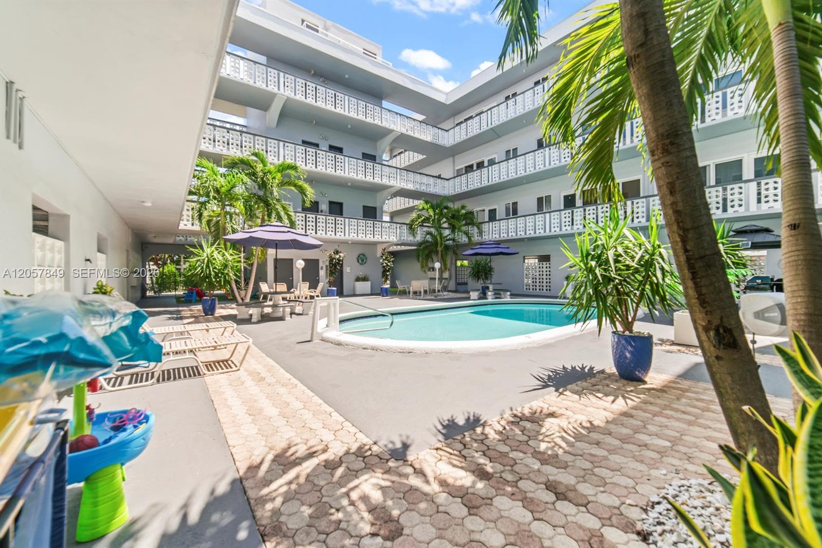 1818 Rodman St # 4A, Hollywood, FL 33020 — zdjęcie 3